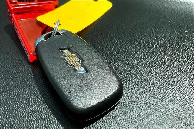 Photo of 2023 Sterling Gray Metallic Chevrolet Equinox