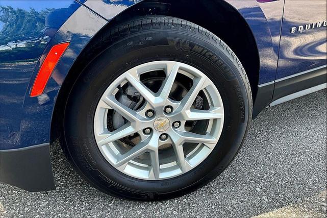 Photo of 2023 Blue Glow Metallic Chevrolet Equinox