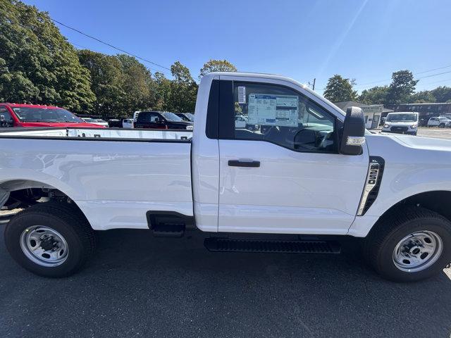 Photo of 2026 Oxford White Ford F-250