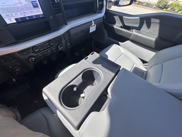 Photo of 2026 Oxford White Ford F-250