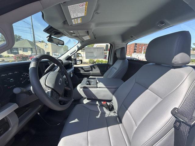 Photo of 2026 Oxford White Ford F-250