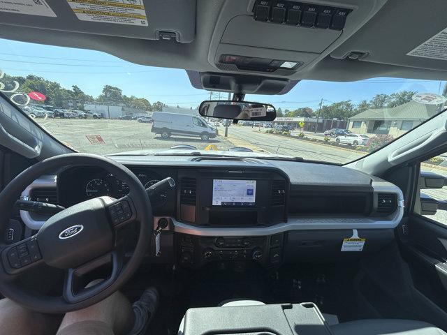 Photo of 2026 Oxford White Ford F-250