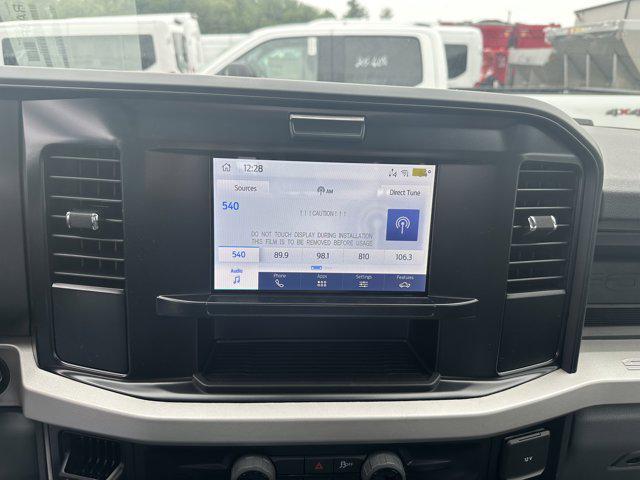 Photo of 2025 Oxford White Ford F-350