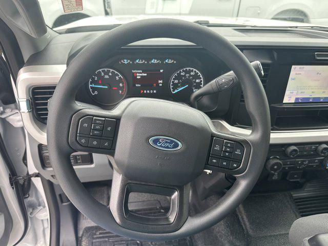 Photo of 2025 Oxford White Ford F-350
