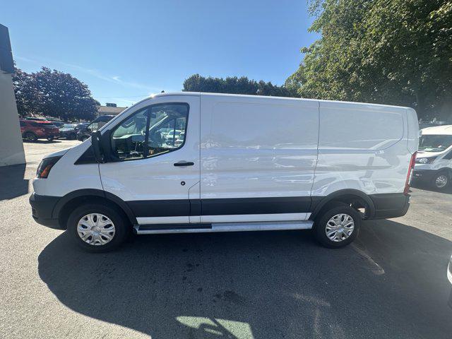 Photo of 2024 Oxford White Ford Transit-250