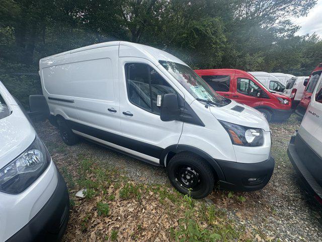 Photo of 2025 Oxford White Ford Transit-250