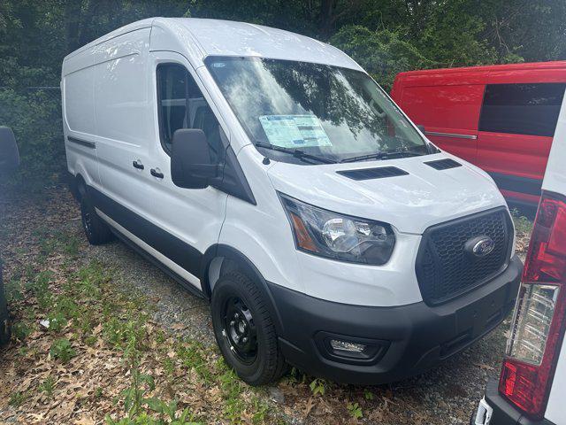 Photo of 2025 Oxford White Ford Transit-250