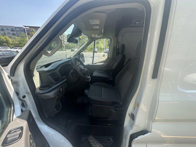 Photo of 2024 Oxford White Ford Transit-250