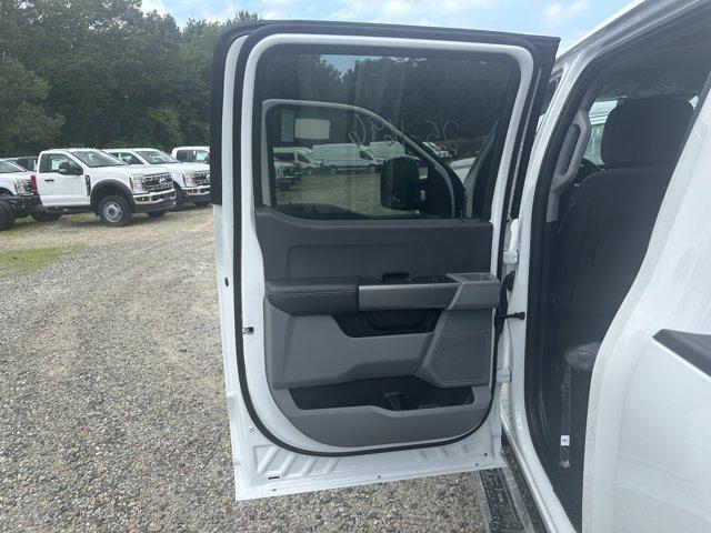 Photo of 2025 Oxford White Ford F-350