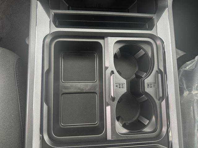 Photo of 2025 Oxford White Ford F-350