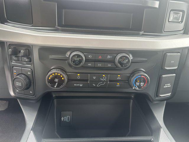 Photo of 2025 Oxford White Ford F-350