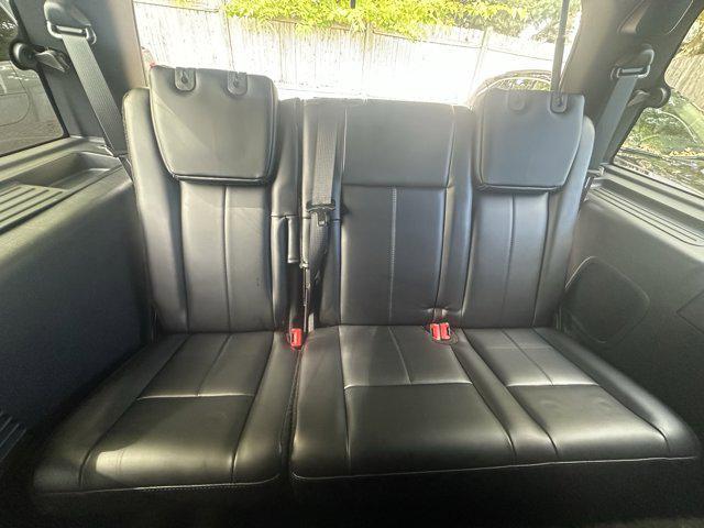 Photo of 2017 White Platinum Metallic Tri-Coat Ford Expedition