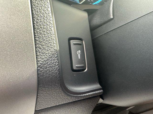 Photo of 2017 White Platinum Metallic Tri-Coat Ford Expedition