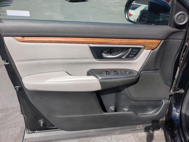 Photo of 2022 Crystal Black Pearl Honda CR-V