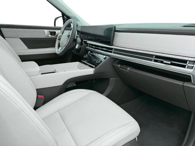 Photo of 2025 Black Hyundai SANTA FE HEV