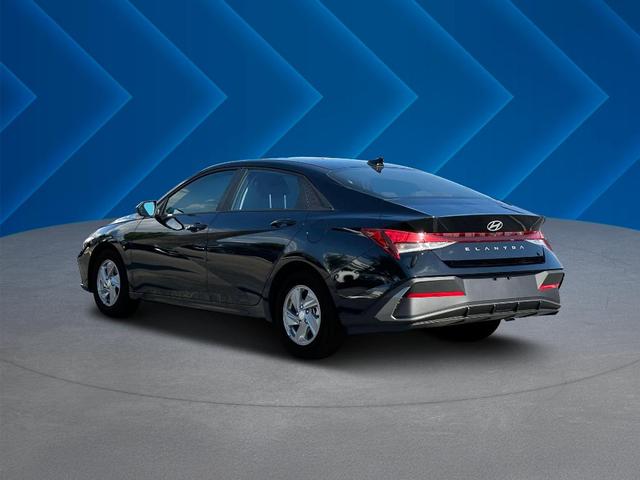 Photo of 2025 Black Hyundai ELANTRA