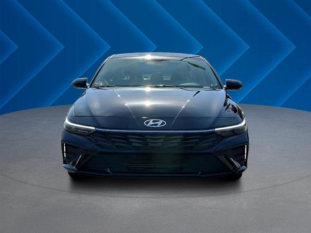 Photo of 2025 Black Hyundai ELANTRA