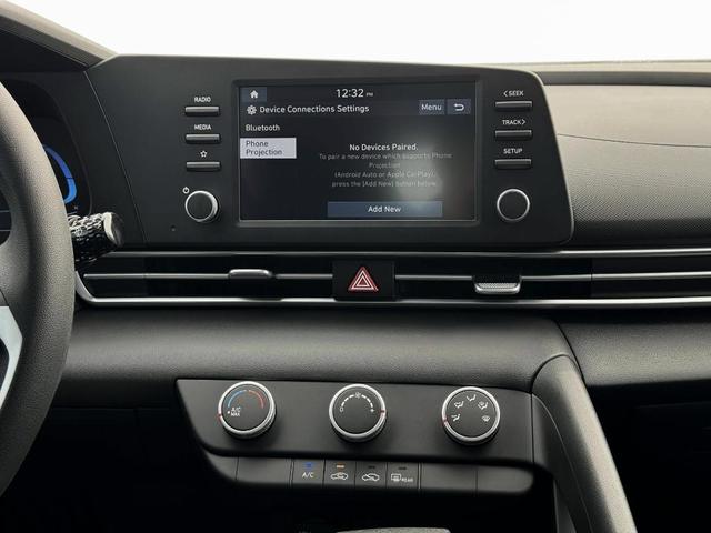 Photo of 2025 Black Hyundai ELANTRA
