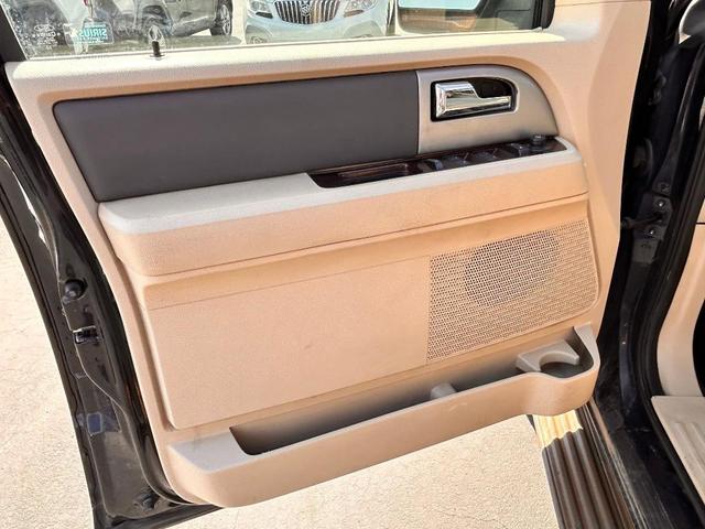 Photo of 2014 Tuxedo Black Metallic Ford Expedition EL