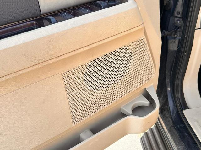Photo of 2014 Tuxedo Black Metallic Ford Expedition EL