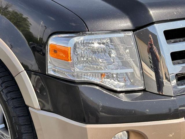 Photo of 2014 Tuxedo Black Metallic Ford Expedition EL