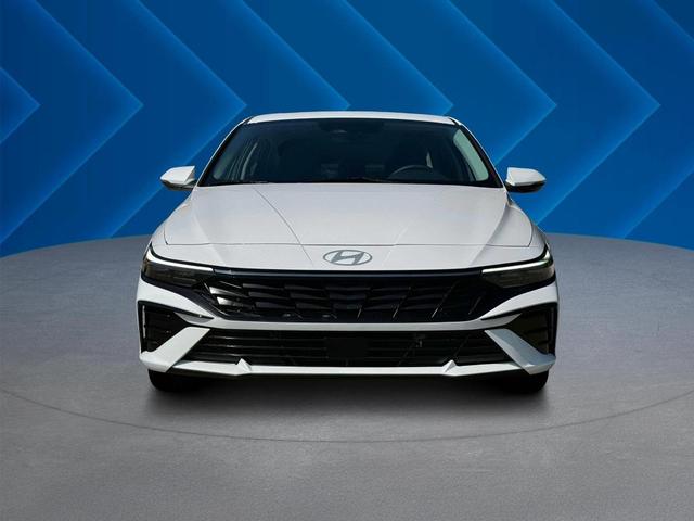 Photo of 2025 White Hyundai ELANTRA HEV