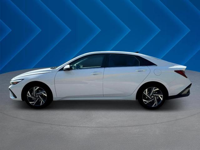 Photo of 2025 White Hyundai ELANTRA HEV