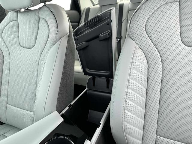 Photo of 2025 White Hyundai ELANTRA HEV