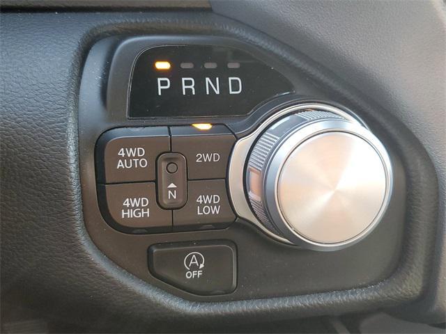 Photo of 2024 Diamond Black Crystal Pearlcoat RAM 1500