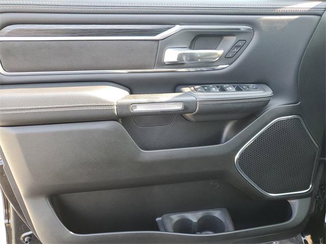 Photo of 2024 Diamond Black Crystal Pearlcoat RAM 1500