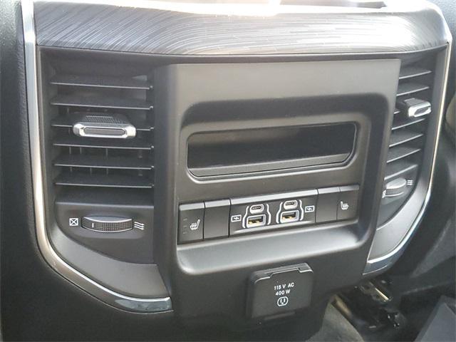 Photo of 2024 Diamond Black Crystal Pearlcoat RAM 1500
