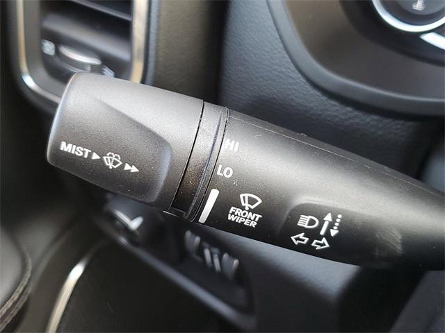 Photo of 2024 Diamond Black Crystal Pearlcoat RAM 1500