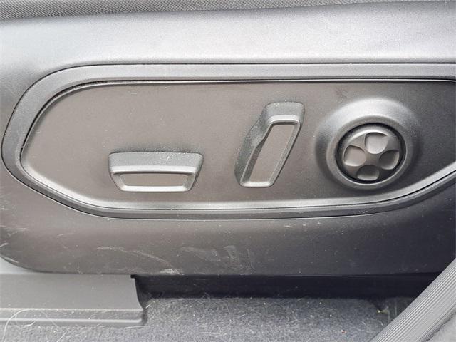 Photo of 2023 Silver Zynith Jeep Grand Cherokee