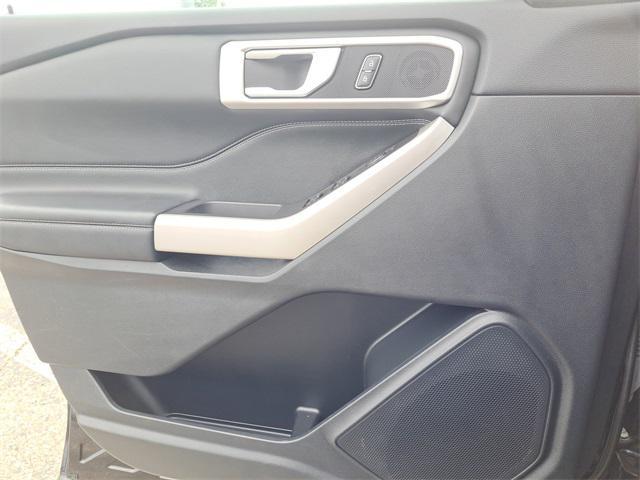 Photo of 2023 Agate Black Metallic Ford Explorer