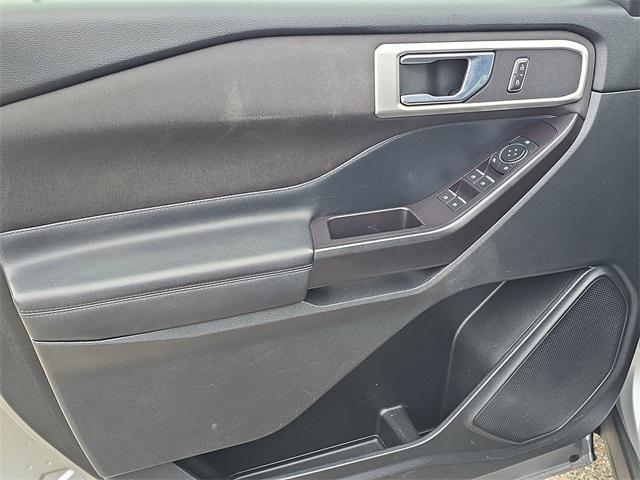 Photo of 2020 Iconic Silver Metallic Ford Explorer