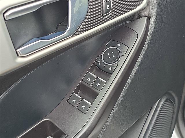 Photo of 2020 Iconic Silver Metallic Ford Explorer