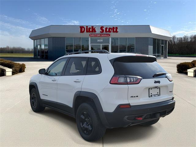 Photo of 2019 Bright White Clearcoat Jeep Cherokee