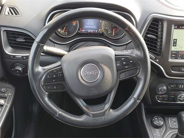 Photo of 2019 Bright White Clearcoat Jeep Cherokee