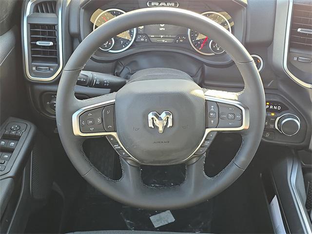 Photo of 2026 Diamond Black Crystal Pearlcoat RAM 1500