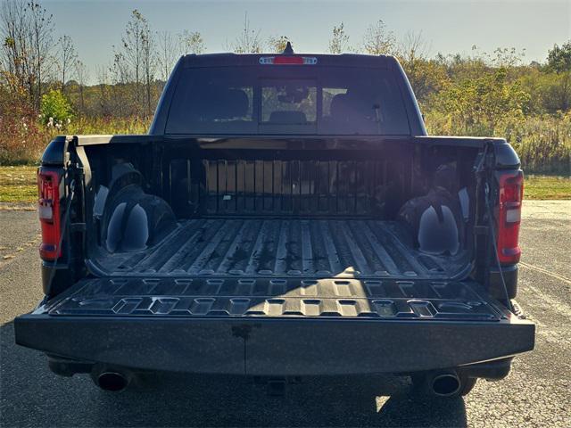 Photo of 2026 Diamond Black Crystal Pearlcoat RAM 1500