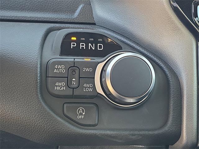 Photo of 2026 Diamond Black Crystal Pearlcoat RAM 1500