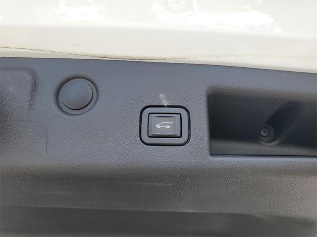 Photo of 2021 Summit White Chevrolet Equinox