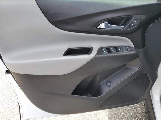 Photo of 2021 Summit White Chevrolet Equinox