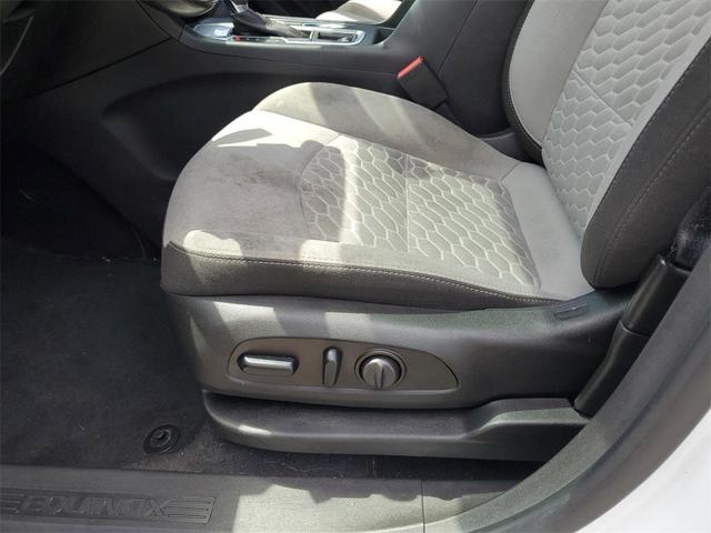 Photo of 2021 Summit White Chevrolet Equinox
