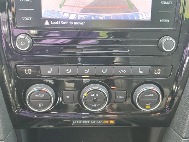 Photo of 2021 Pure White Volkswagen Passat