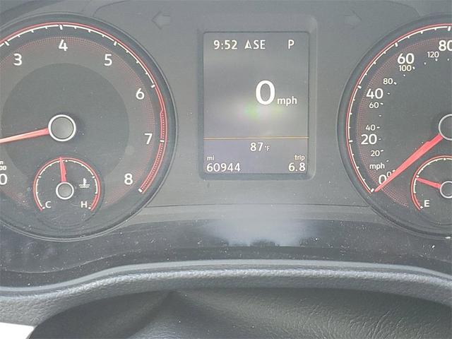 Photo of 2021 Pure White Volkswagen Passat