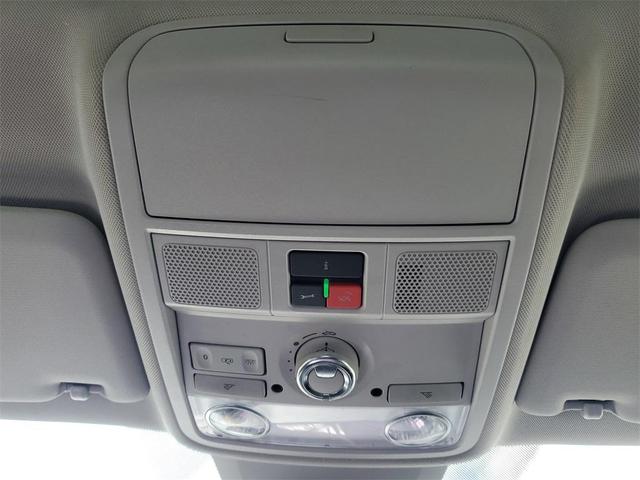 Photo of 2021 Pure White Volkswagen Passat