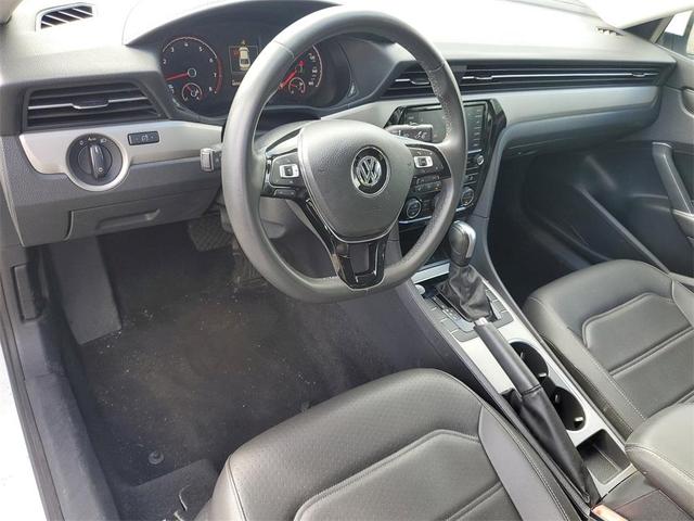 Photo of 2021 Pure White Volkswagen Passat