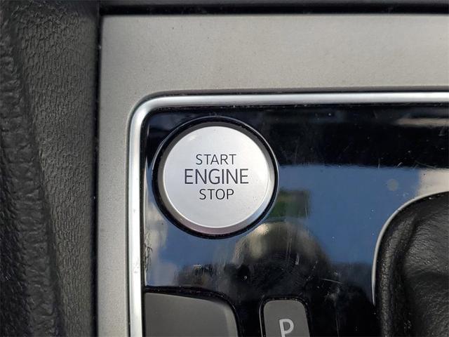 Photo of 2021 Pure White Volkswagen Passat