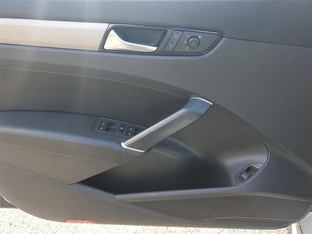 Photo of 2021 Pure White Volkswagen Passat